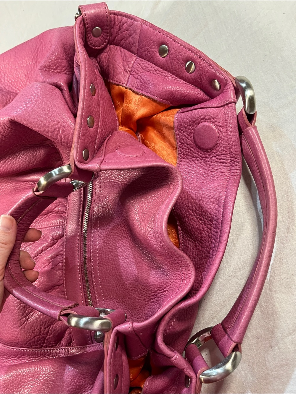 Vibrant CETTU Hot Pink Pebbled Leather Crest Hobo Bag Boho Barbiecore - Picture 9 of 11